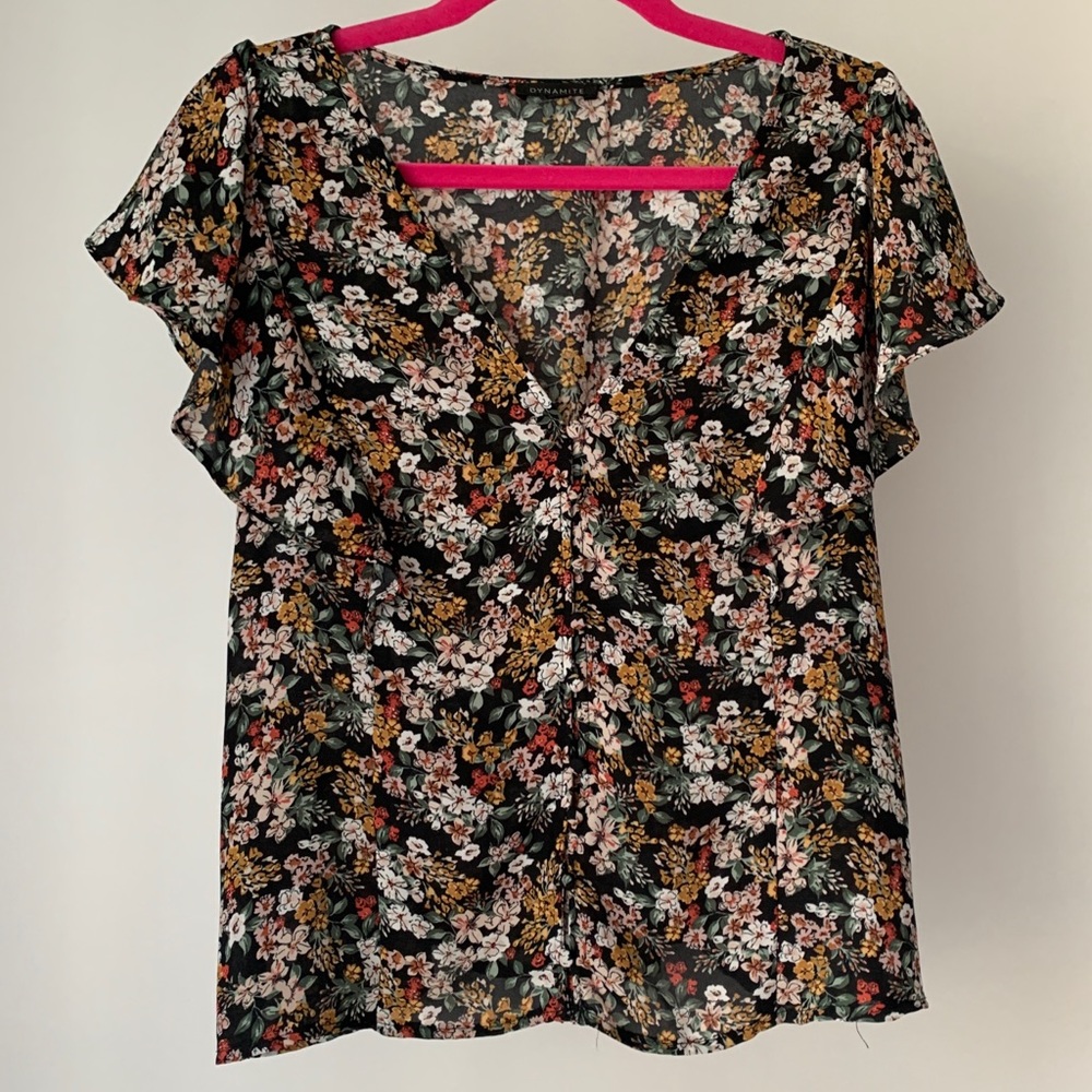 [DONATED] Dynamite floral top